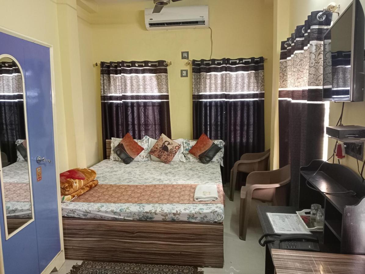 Hotel Royale Колката Екстериор снимка